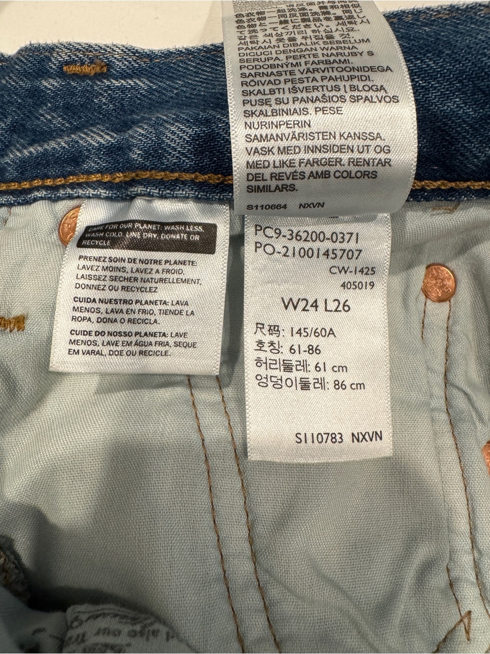 Levi’s Premium 501 Original Cropped Selvedge Jeans Women 24 Medium Wash - Picture 9 of 9